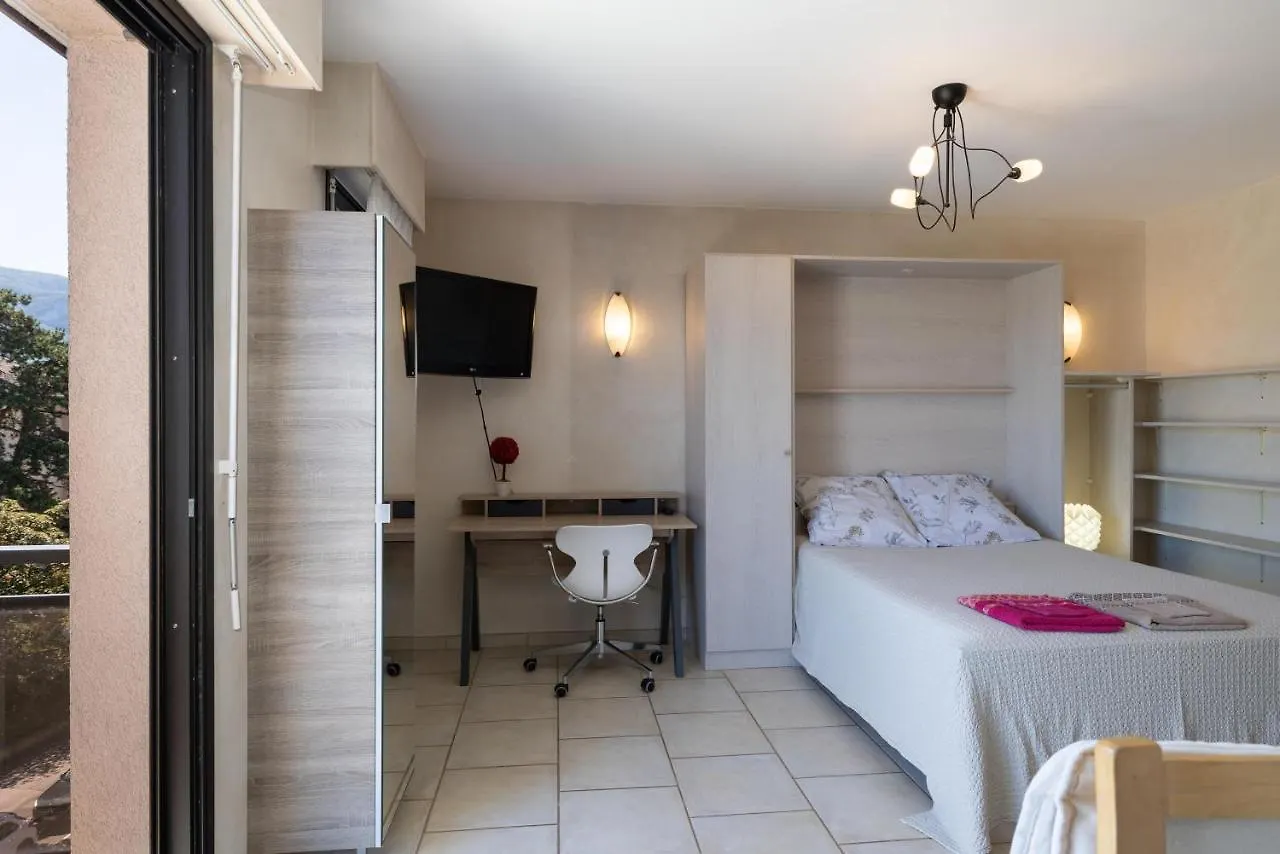 Appartement Proche Lac Et Commerces Annecy Apartment